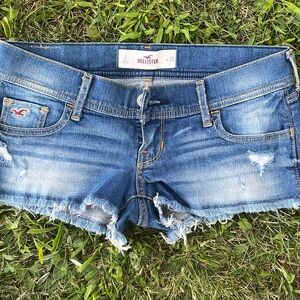Hollister women’s size 25 waist from a smoke free home